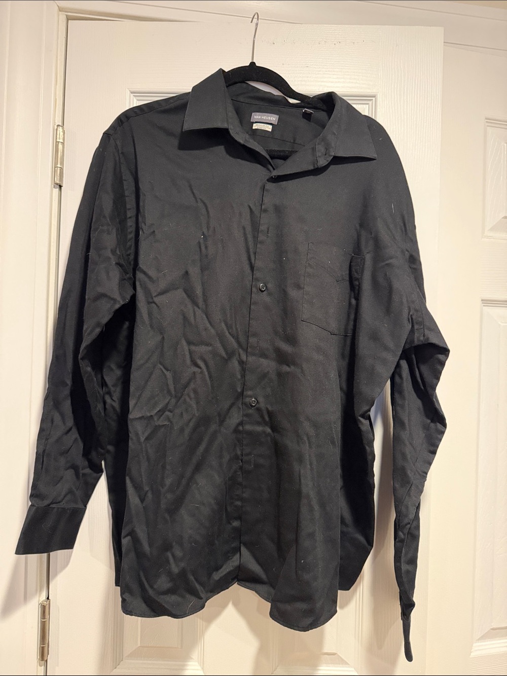 Van Heusen Black Long-Sleeve Dress Shirt - Collared Button-Up